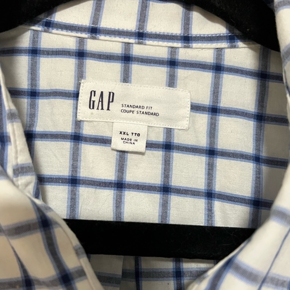 GAP blue and white plaid buttondown - Picture 2 of 3